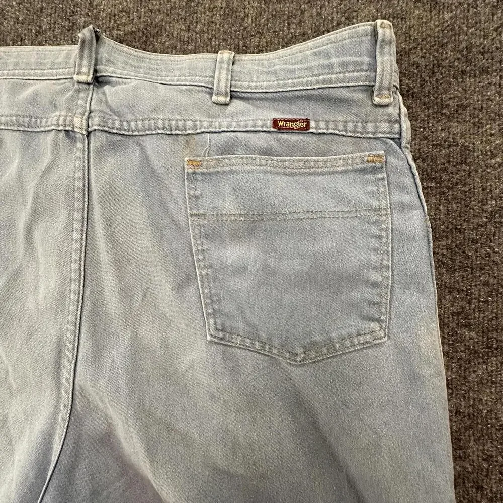 Wrangler Mens Light Wash Jeans 42x30 Made in USA 85498LB‎ Classic Denim